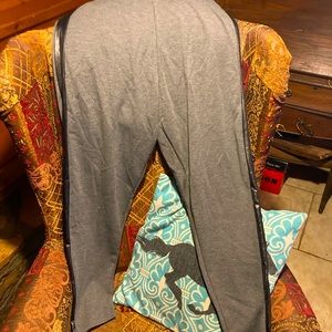 Leggings with leather strips on the side